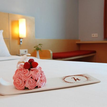 Arcadia Surabaya Hotel Eksteriør billede