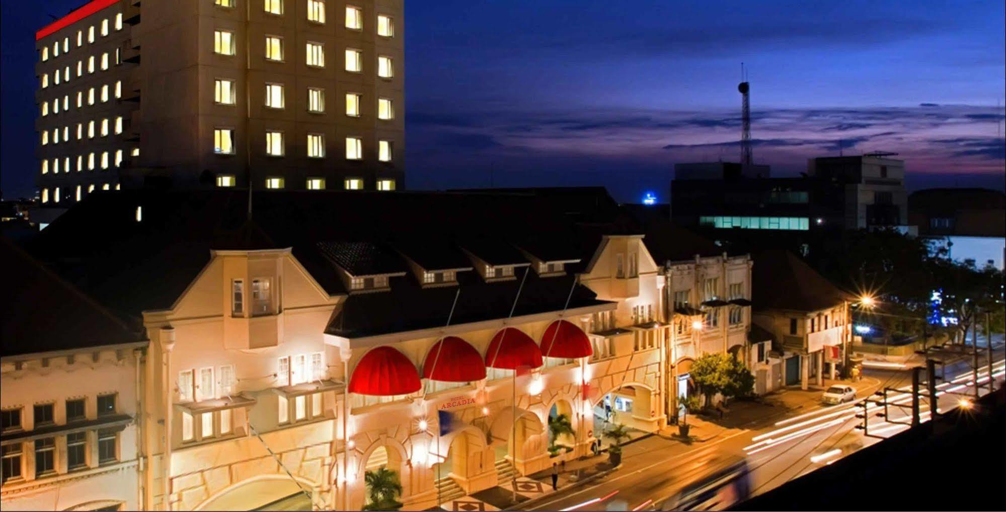 Arcadia Surabaya Hotel Eksteriør billede